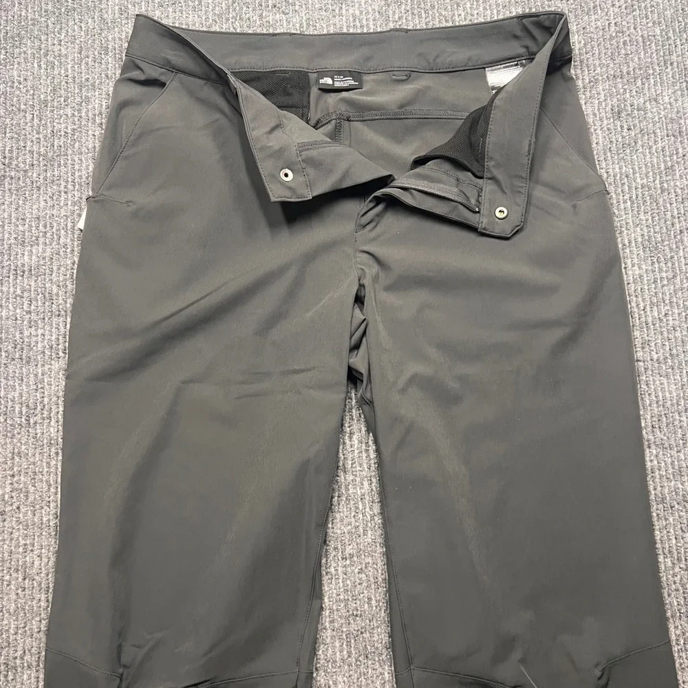 North Face Mens Paramount Pant Asphalt Grey 32x30 flash dry Hiking Stretch NWT